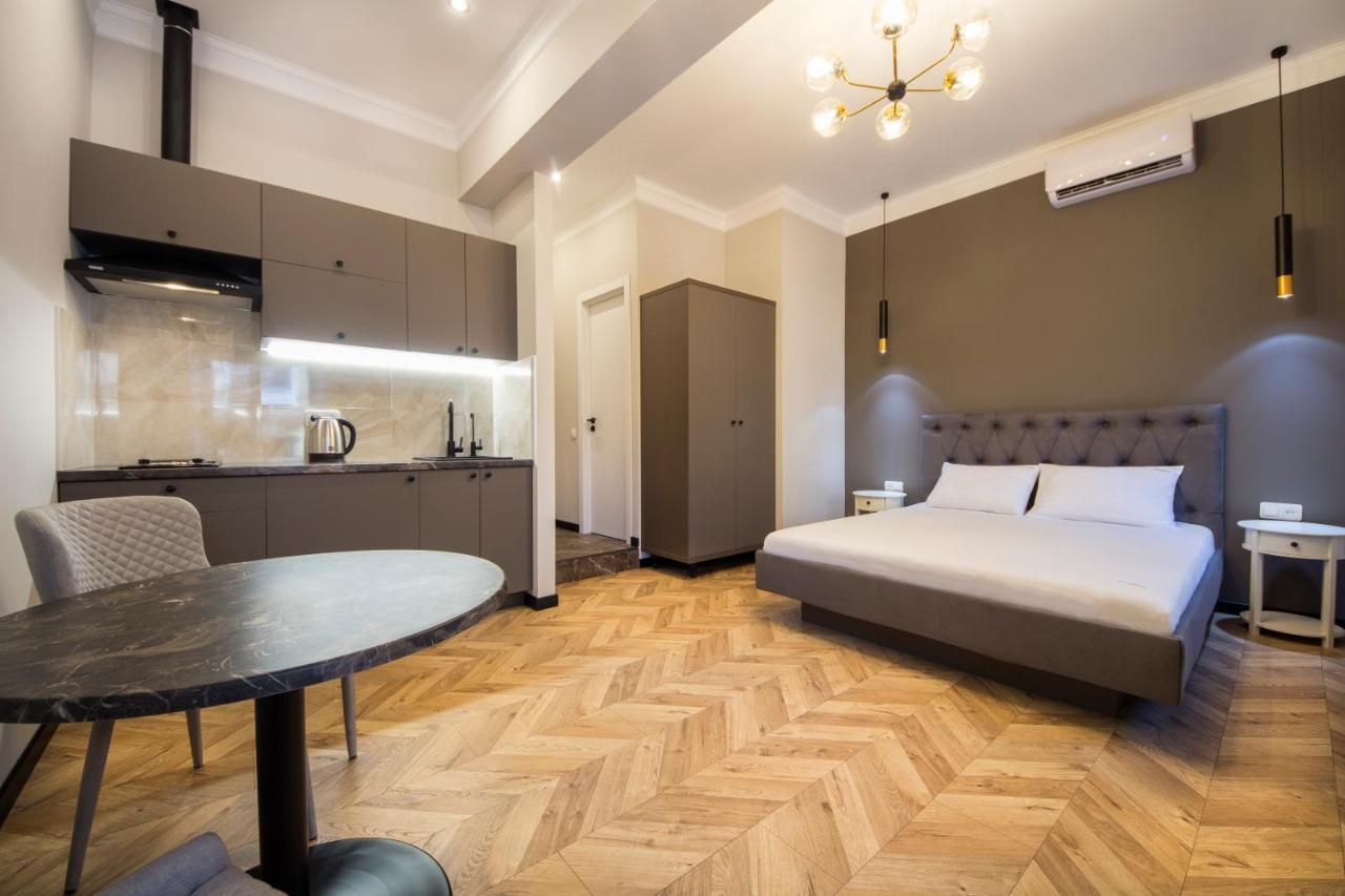 Central Dayflat Apartments Kyiv Exterior photo