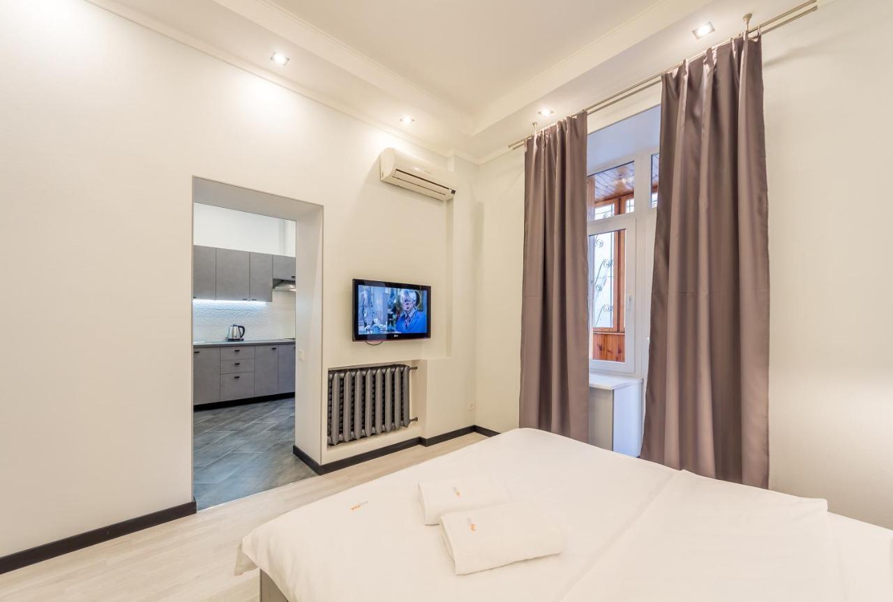 Central Dayflat Apartments Kyiv Exterior photo